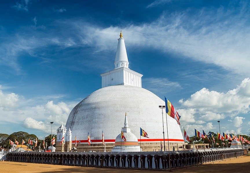 Ruwanwelisaya Stupa Anuradhapura - Ride Lanka Cabs
