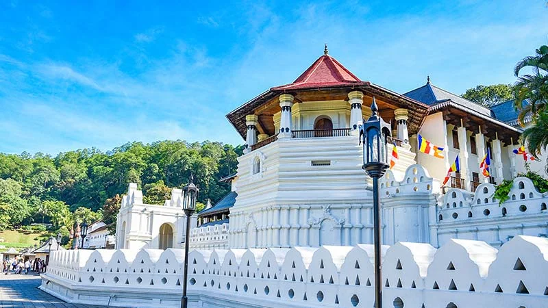 Sri Dalada Maligawa Kandy - Ride Lanka Cabs
